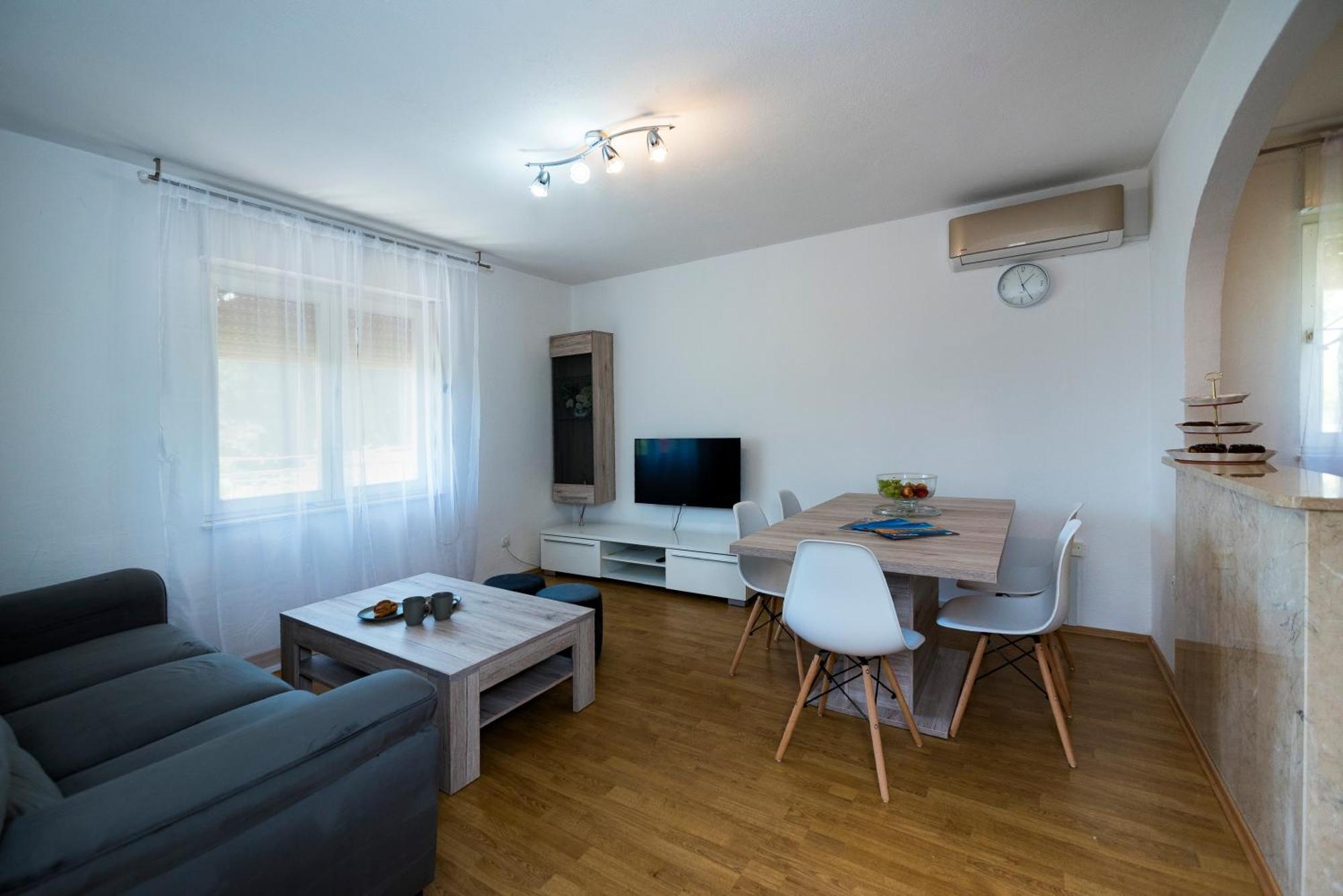 M&M Pelivan Apartments Solin Luaran gambar