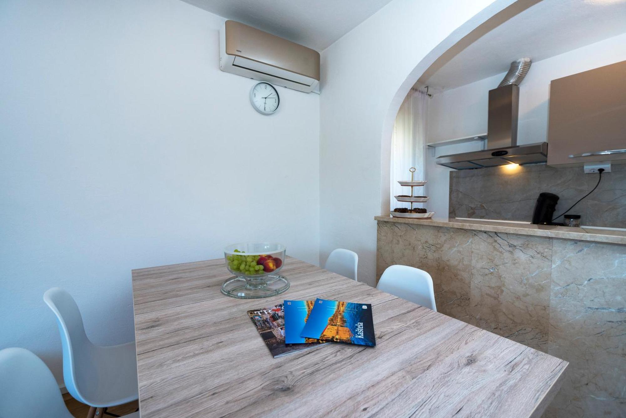 M&M Pelivan Apartments Solin Luaran gambar
